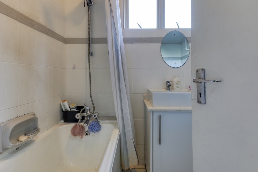 3 Bedroom Property for Sale in Sea Point Western Cape